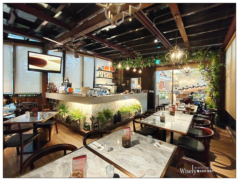 台北中正。花園 thai thai︱台北花園大酒店-泰式餐酒館，泰味精選四人合菜＆南方叢林豬咖哩棺材板