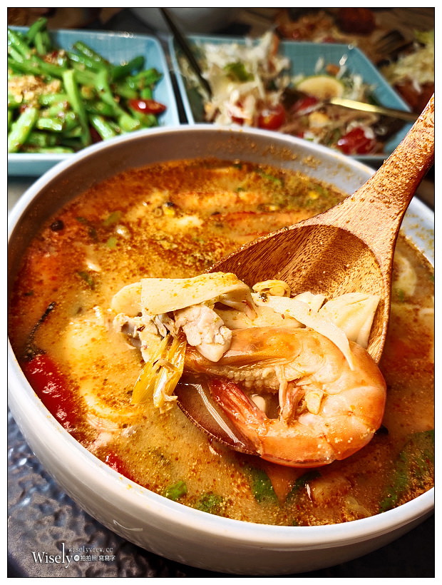 台北中正。花園 thai thai︱台北花園大酒店-泰式餐酒館，泰味精選四人合菜＆南方叢林豬咖哩棺材板