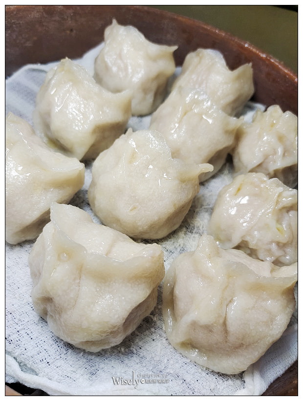 高雄三民。許記蒸餃︱現點現做飽滿內饀老麵口感,麵糰排骨也很厲害~高雄火車站美食 x 三民區美食 高雄三民。許記蒸餃︱現點現做飽滿內饀老麵口感,麵糰排骨也很厲害~高雄火車站美食 x 三民區美食