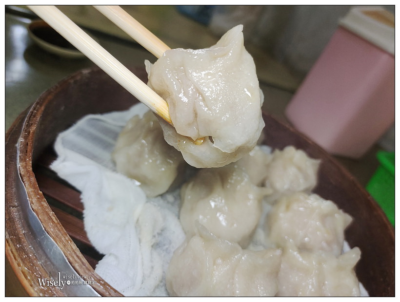 高雄三民。許記蒸餃︱現點現做飽滿內饀老麵口感,麵糰排骨也很厲害~高雄火車站美食 x 三民區美食 高雄三民。許記蒸餃︱現點現做飽滿內饀老麵口感,麵糰排骨也很厲害~高雄火車站美食 x 三民區美食