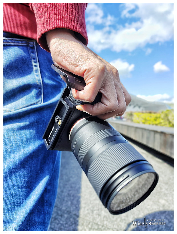 STC FOGRIP 快展手把 for Sony A7c︱輕鬆持握相機方便更換電池，還能直安腳架，售價NT3,000販售中