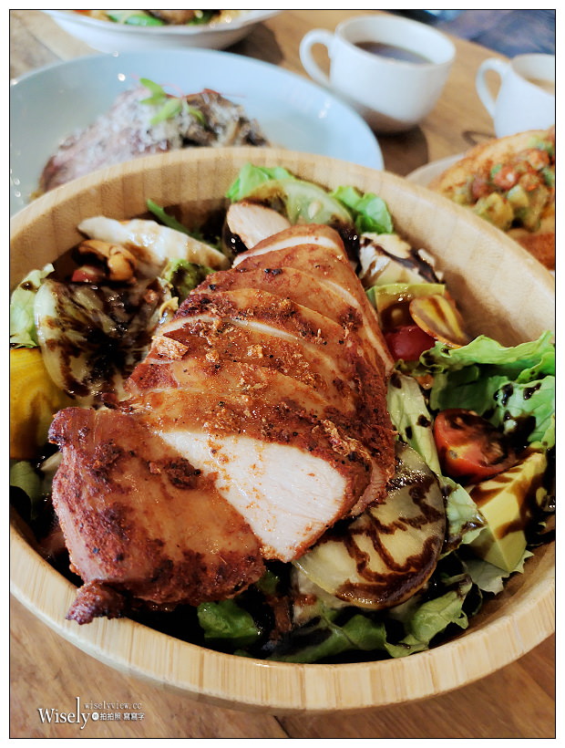 台北松山。333 Restaurant & Bar ︱九點開始暢飲紅白啤酒早午餐，還有松露薯條與單點調酒可享用～捷運南京復興站美食 x 台北小巨蛋美食 x 台北早午餐