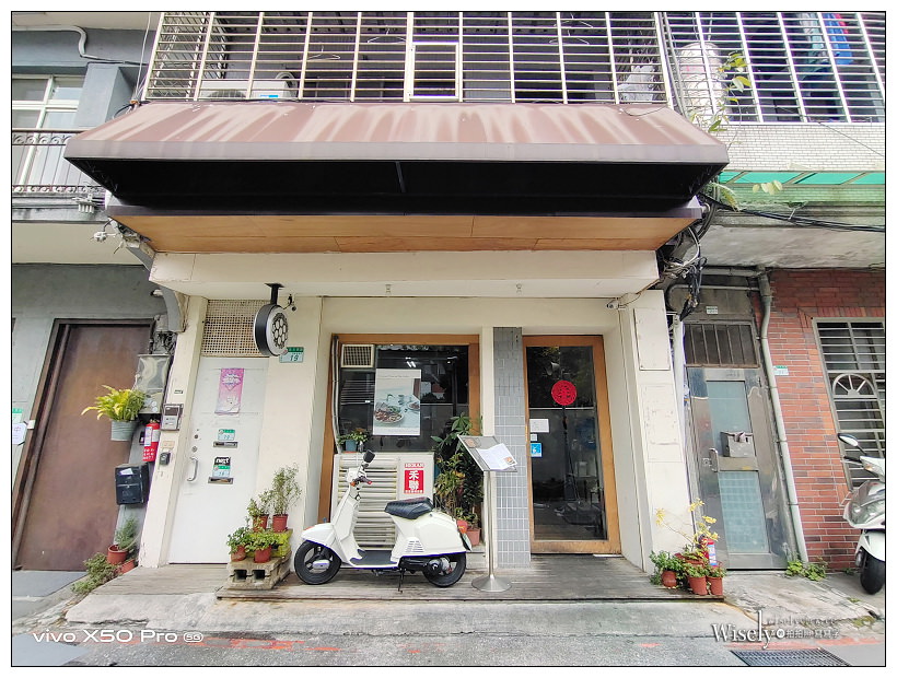 台北大同。Poffertjes Café 荷蘭小鬆餅南西中山店︱可愛店貓早午餐店～捷運中山站美食 x 台北貓咖啡