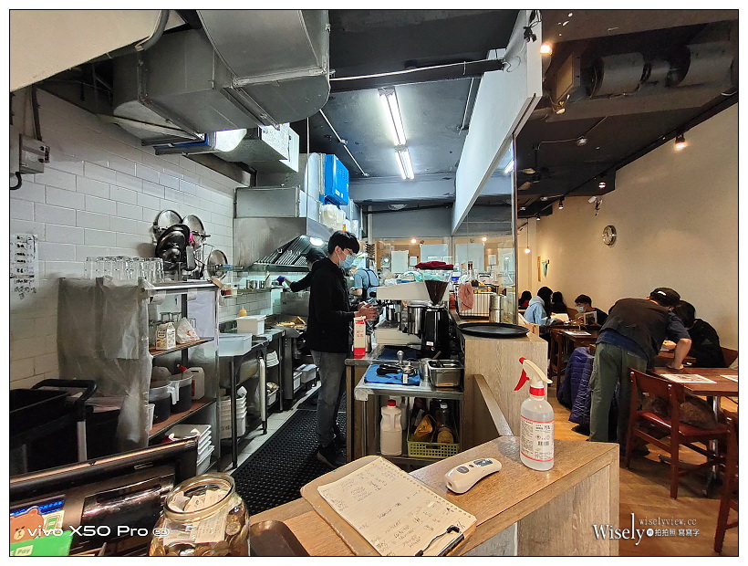 台北大同。Poffertjes Café 荷蘭小鬆餅南西中山店︱可愛店貓早午餐店～捷運中山站美食 x 台北貓咖啡