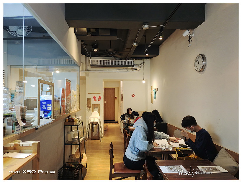 台北大同。Poffertjes Café 荷蘭小鬆餅南西中山店︱可愛店貓早午餐店～捷運中山站美食 x 台北貓咖啡