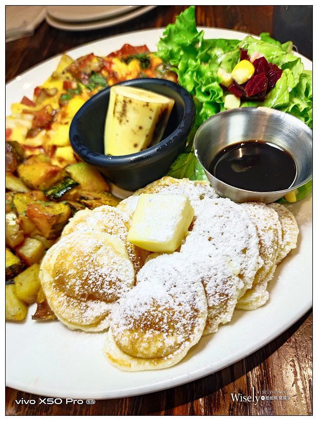 台北大同。Poffertjes Café 荷蘭小鬆餅南西中山店︱可愛店貓早午餐店～捷運中山站美食 x 台北貓咖啡