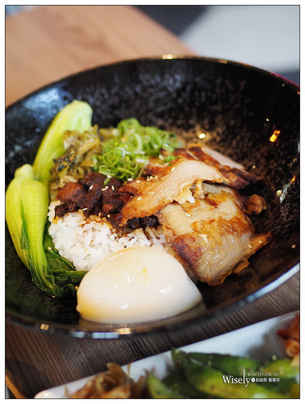 已歇業。隱世新樂園︱限量澳洲和牛製作的三寶牛肉麵，以及溫體豬五花與松阪肉的炸燒肉飯，超值商業午餐與松菸美食～捷運市政府站美食 x 松菸牛肉麵