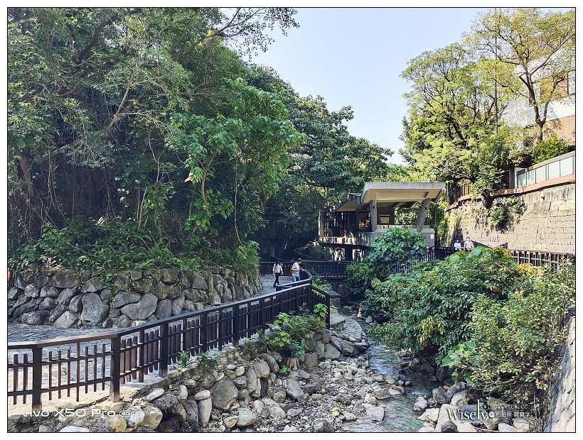 北投景點。地熱谷景觀公園︱全年硫磺煙霧瀰漫的北投溫泉源頭景觀，台灣八勝十二景之一，相鄰北投公園與溫泉博物館～台北景點 x 捷運新北投站景點