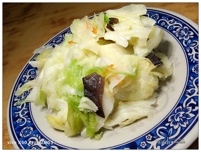 新北新店。旺達熱炒︱排骨飯、牛肉炒飯&炒碼麵，百元平價熱炒～捷運七張站美食 x 新店百元熱炒
