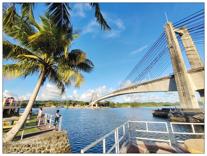 帛琉景點。科羅爾－巴貝圖阿普大橋(Koror-Babeldaob Bridge)︱蔚藍海岸的落日美景，連結最大城與最大島的跨海橋，也是帛琉與日本的友誼之橋