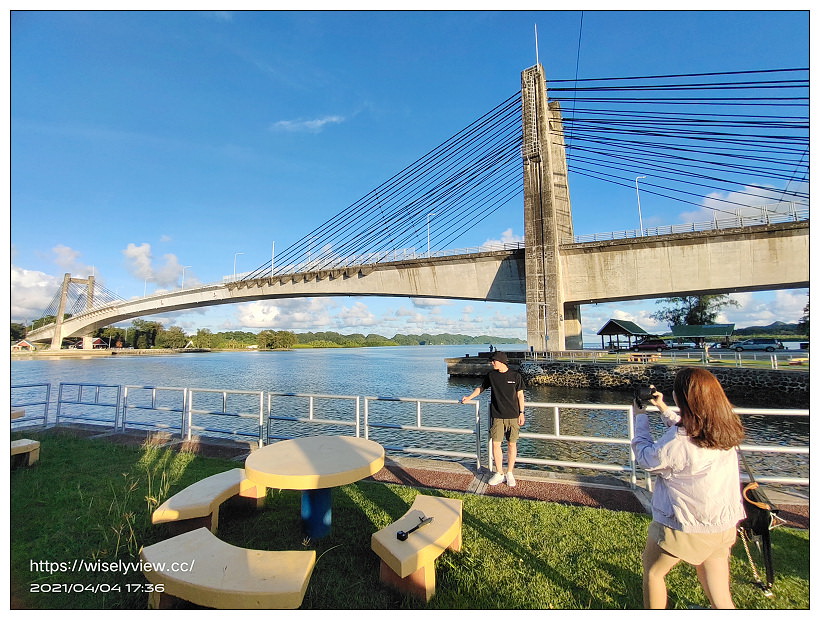 帛琉景點。科羅爾－巴貝圖阿普大橋(Koror-Babeldaob Bridge)︱蔚藍海岸的落日美景，連結最大城與最大島的跨海橋，也是帛琉與日本的友誼之橋