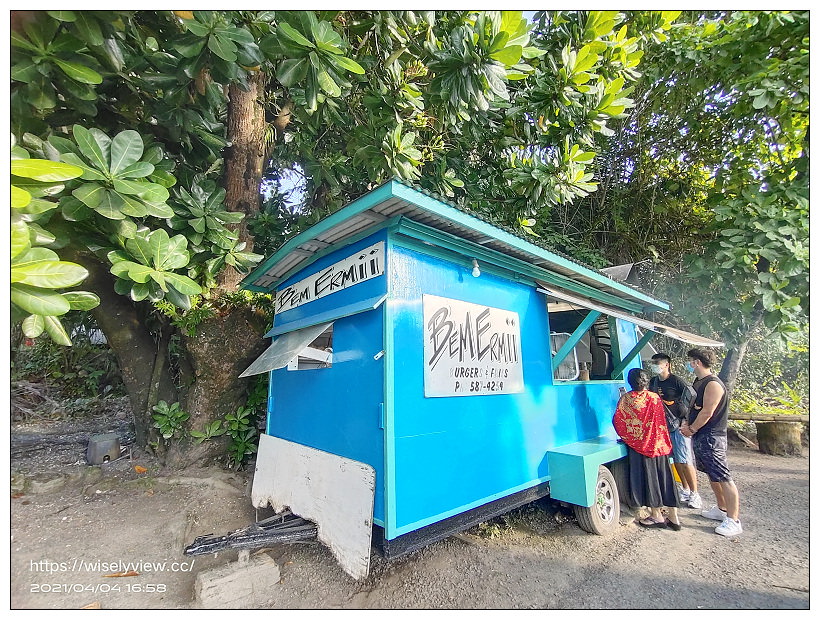 帛琉美食。Bem Ermii Burgers & Fries (Airai, Palau)︱現做餐車炭烤牛肉漢堡，在地導遊激推人氣小吃