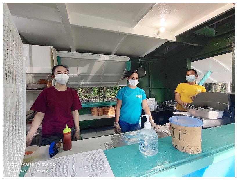 帛琉美食。Bem Ermii Burgers & Fries (Airai, Palau)︱現做餐車炭烤牛肉漢堡，在地導遊激推人氣小吃