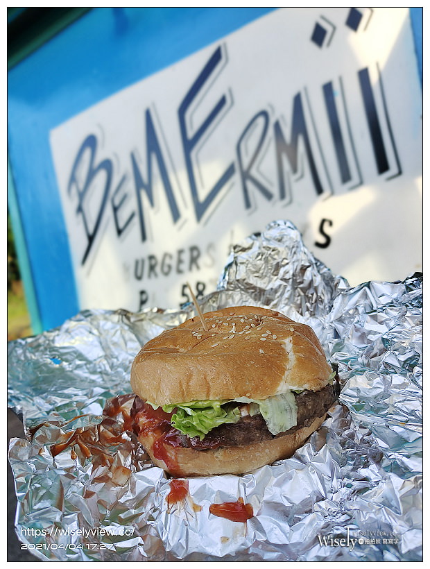 帛琉美食。Bem Ermii Burgers & Fries (Airai, Palau)︱現做餐車炭烤牛肉漢堡，在地導遊激推人氣小吃