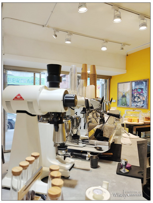 新北中和。果園先生 屏南商行︱百分百不加糖與水的原味果汁、自家烘焙手沖咖啡、限量甜點輕食～捷運景安站美食 x 中和咖啡店 x 中和現打果汁 x 烘爐地轉運站美食