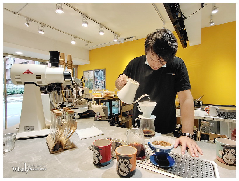 新北中和。果園先生 屏南商行︱百分百不加糖與水的原味果汁、自家烘焙手沖咖啡、限量甜點輕食～捷運景安站美食 x 中和咖啡店 x 中和現打果汁 x 烘爐地轉運站美食