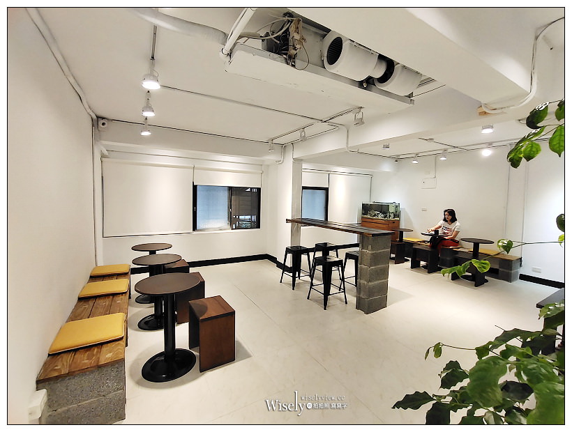 新北中和。果園先生 屏南商行︱百分百不加糖與水的原味果汁、自家烘焙手沖咖啡、限量甜點輕食～捷運景安站美食 x 中和咖啡店 x 中和現打果汁 x 烘爐地轉運站美食