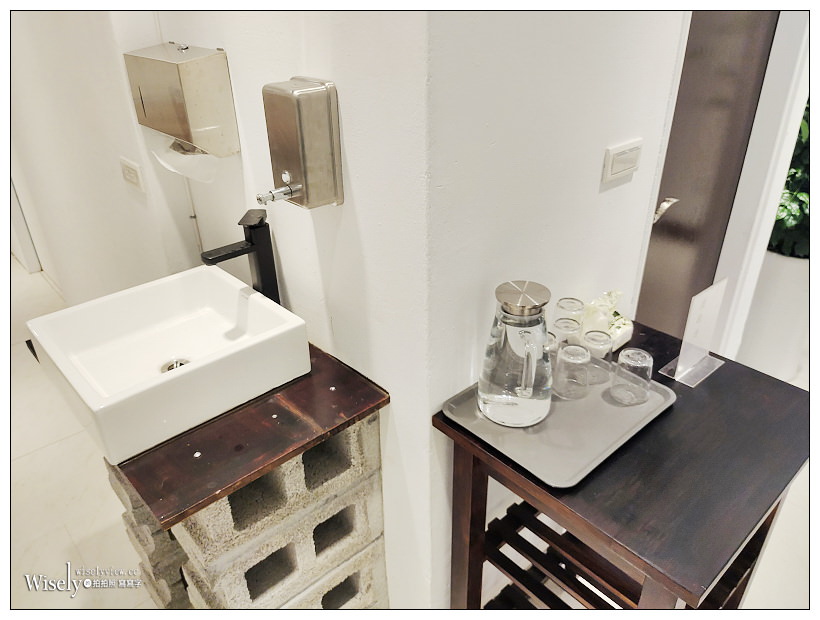 新北中和。果園先生 屏南商行︱百分百不加糖與水的原味果汁、自家烘焙手沖咖啡、限量甜點輕食～捷運景安站美食 x 中和咖啡店 x 中和現打果汁 x 烘爐地轉運站美食