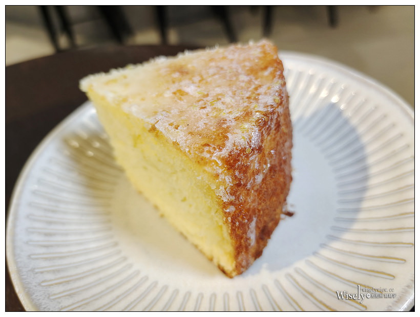 新北中和。果園先生 屏南商行︱百分百不加糖與水的原味果汁、自家烘焙手沖咖啡、限量甜點輕食～捷運景安站美食 x 中和咖啡店 x 中和現打果汁 x 烘爐地轉運站美食