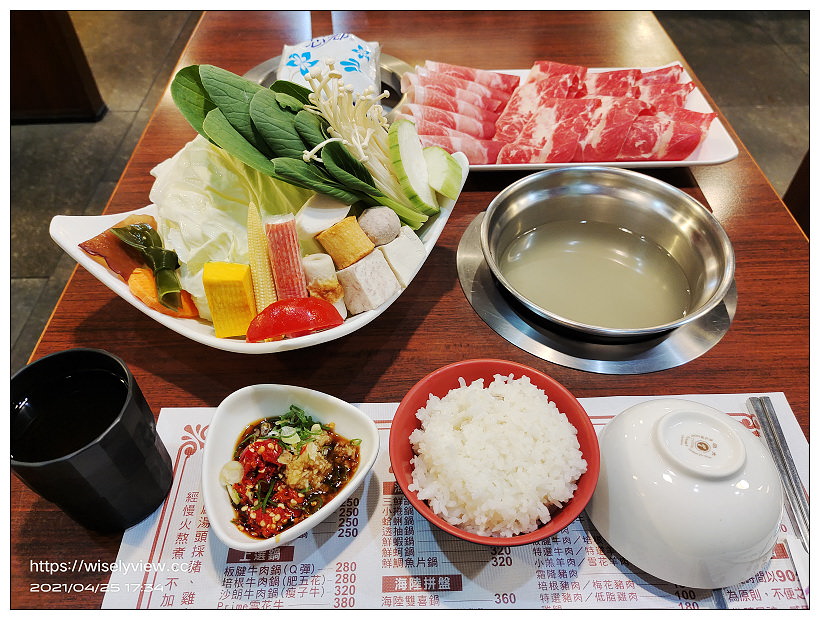新北新店。福鼎涮涮鍋︱開鍋送肉平價日式火鍋，冰品冷飲甜點吃到飽，相鄰建國市場與耕莘醫院～捷運七張站美食 x 新店建國路美食 x 新店火鍋