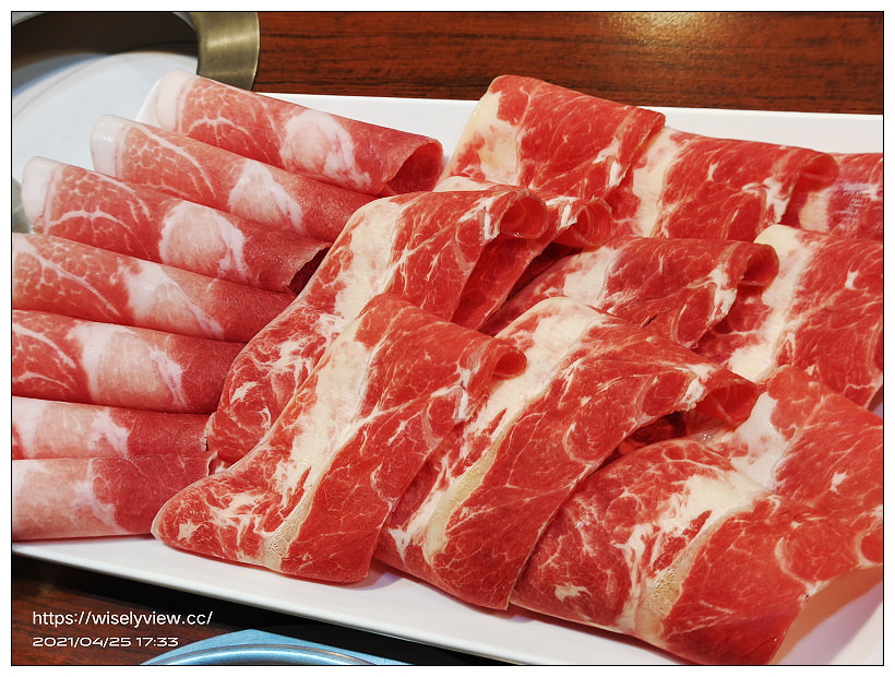 新北新店。福鼎涮涮鍋︱開鍋送肉平價日式火鍋，冰品冷飲甜點吃到飽，相鄰建國市場與耕莘醫院～捷運七張站美食 x 新店建國路美食 x 新店火鍋