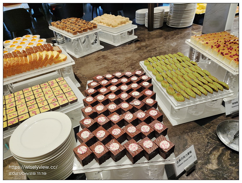 台北新板希爾頓飯店 悅市集。Semi Buffet 2021︱360元主餐加送吃到飽甜點沙拉吧～捷運板橋站美食