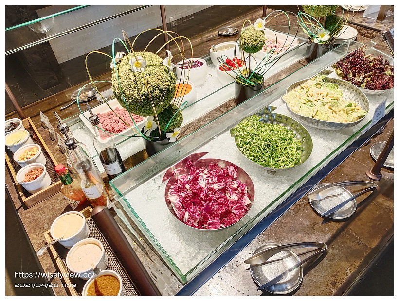 台北新板希爾頓飯店 悅市集。Semi Buffet 2021︱360元主餐加送吃到飽甜點沙拉吧～捷運板橋站美食