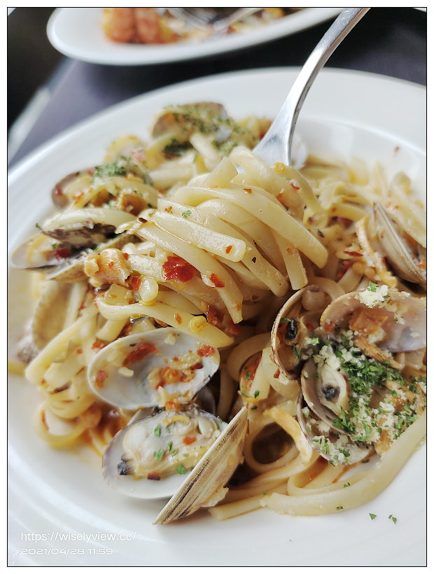 台北新板希爾頓飯店 悅市集。Semi Buffet 2021︱360元主餐加送吃到飽甜點沙拉吧～捷運板橋站美食