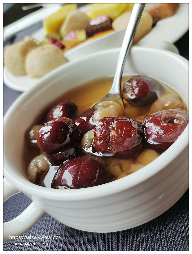 台北新板希爾頓飯店 悅市集。Semi Buffet 2021︱360元主餐加送吃到飽甜點沙拉吧～捷運板橋站美食