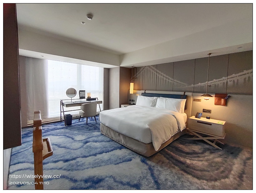 台北新板希爾頓酒店 Hilton Taipei Sinban︱高年級假期銀髮族，一泊二食住宿專案：中式午餐港點與自助吧早餐吃到飽，還有空中泳池可盡情暢游免費使用