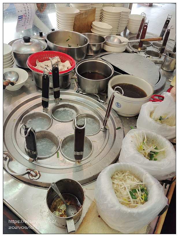 台北中山。儂安益麵館︱古早味陽春麵與餛飩湯～捷運中山國小站美食 x 農安街美食