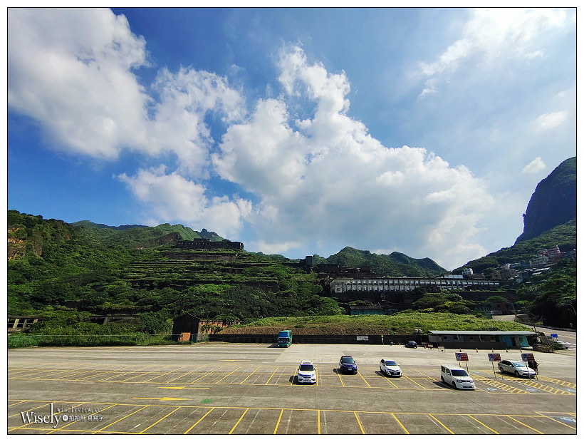 九份景點︱水湳洞停車場(北海岸陰陽海觀景點、九份黃金瀑布、十三層遺址)、舊黃金山城(九份老街、昇平戲院、阿妹茶樓)