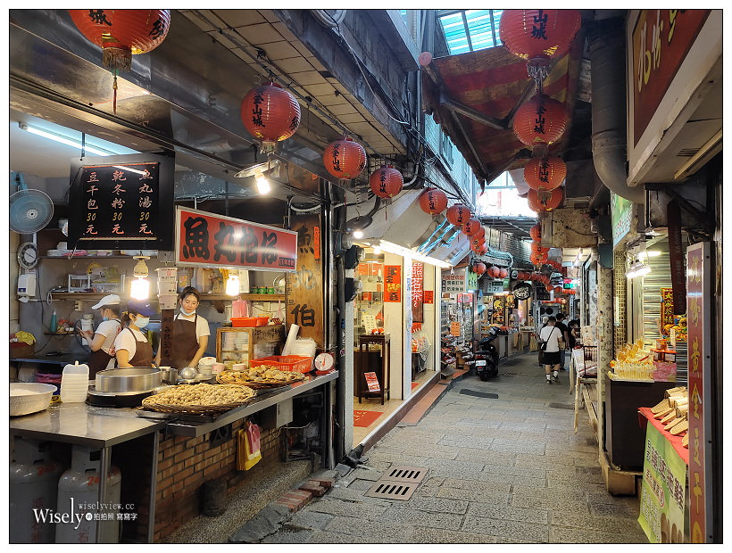 九份景點︱水湳洞停車場(北海岸陰陽海觀景點、九份黃金瀑布、十三層遺址)、舊黃金山城(九份老街、昇平戲院、阿妹茶樓)