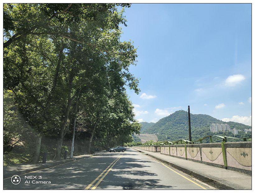 桃園景點。石門水庫|嵩台壩頂拍照打卡景點,登高望遠絕佳景色~台灣好行景點 x 桃園自由行 桃園景點。石門水庫|嵩台壩頂拍照打卡景點,登高望遠絕佳景色~台灣好行景點 x 桃園自由行