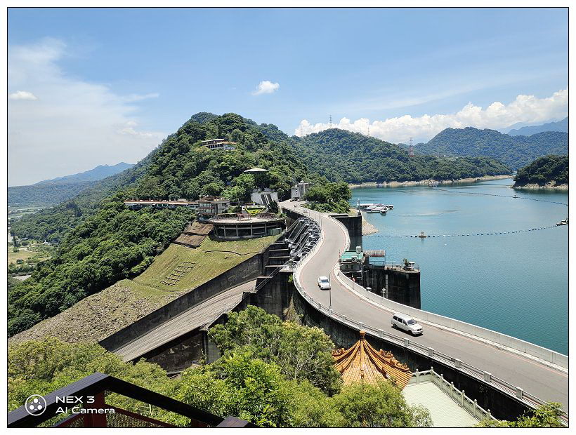 桃園景點。石門水庫|嵩台壩頂拍照打卡景點,登高望遠絕佳景色~台灣好行景點 x 桃園自由行 桃園景點。石門水庫|嵩台壩頂拍照打卡景點,登高望遠絕佳景色~台灣好行景點 x 桃園自由行