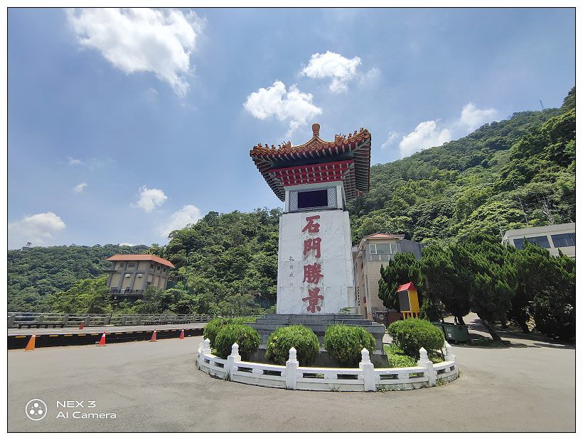 桃園景點。石門水庫|嵩台壩頂拍照打卡景點,登高望遠絕佳景色~台灣好行景點 x 桃園自由行 桃園景點。石門水庫|嵩台壩頂拍照打卡景點,登高望遠絕佳景色~台灣好行景點 x 桃園自由行