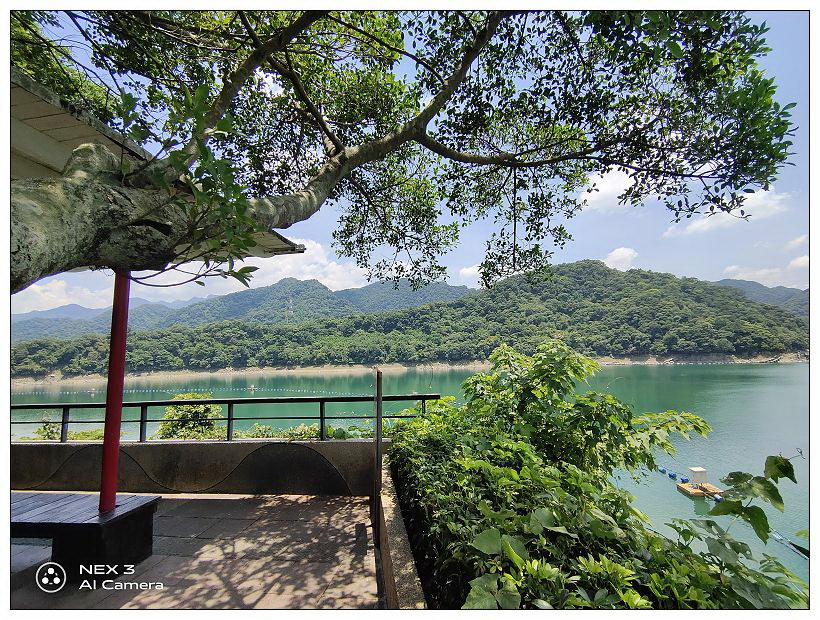 桃園景點。石門水庫|嵩台壩頂拍照打卡景點,登高望遠絕佳景色~台灣好行景點 x 桃園自由行 桃園景點。石門水庫|嵩台壩頂拍照打卡景點,登高望遠絕佳景色~台灣好行景點 x 桃園自由行
