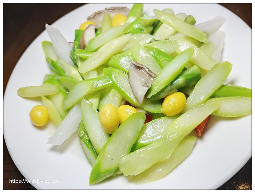 台北大安。點水樓SOGO復興店｜2021米其林必比登再加持，必嚐七彩冠軍小籠包，還有私房推薦江浙料理 x 內用外帶安心防疫好菜～捷運忠孝復興站美食