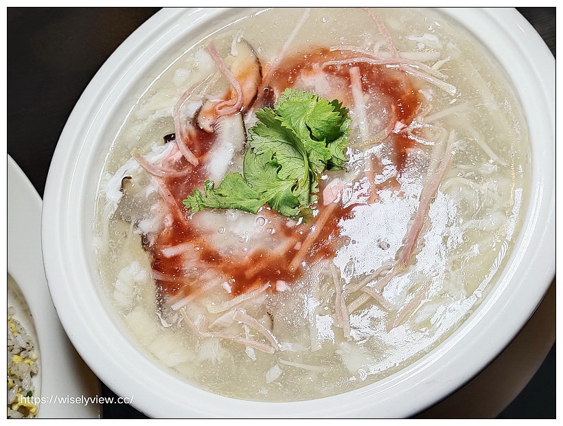 台北大安。點水樓SOGO復興店｜2021米其林必比登再加持，必嚐七彩冠軍小籠包，還有私房推薦江浙料理 x 內用外帶安心防疫好菜～捷運忠孝復興站美食