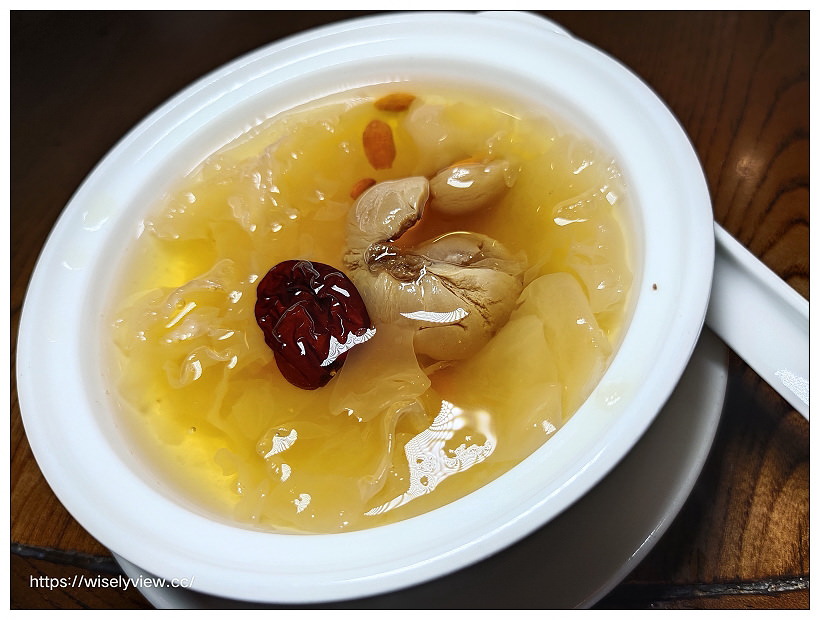 台北大安。點水樓SOGO復興店｜2021米其林必比登再加持，必嚐七彩冠軍小籠包，還有私房推薦江浙料理 x 內用外帶安心防疫好菜～捷運忠孝復興站美食