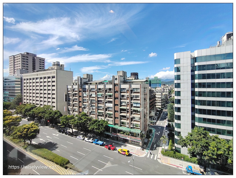 和逸飯店台北民生館｜相鄰捷運行天宮站與小巨蛋商圈，日式風格環境近松山機場附停車場，隱藏版網美景觀房型推薦介紹～兩天一夜遊景點美食行程分享