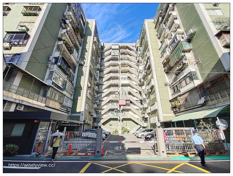 台北中山。阿弟仔飯糰｜松江路297巷早餐攤車，混合紫米口味便宜好吃～行天宮早餐 x 捷運行天宮站美食