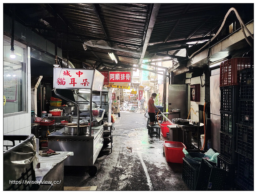 台北中正。城中豆花伯｜城中市場50年老字號銅板小吃～捷運西門站美食 x 城中市場美食 x 西門町美食