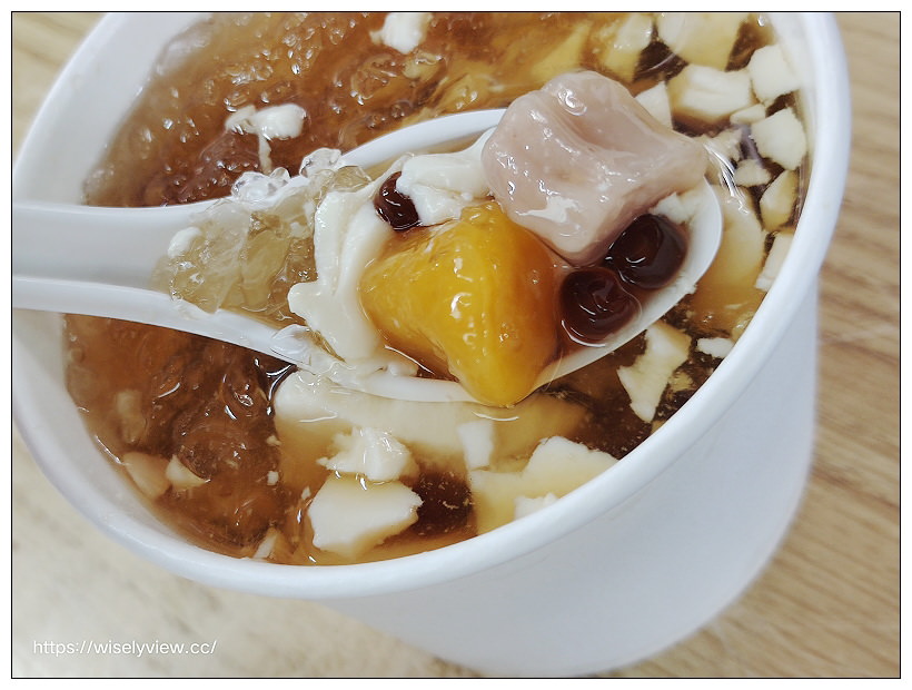 台北中正。城中豆花伯｜城中市場50年老字號銅板小吃～捷運西門站美食 x 城中市場美食 x 西門町美食