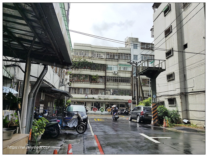 台北文山。福音小館藥膳牛肉麵｜景美萬隆在地私房美食，百元有找湯頭甘甜份量多，必嚐厚切豬耳朵～捷運萬隆站美食 x 景美美食 x 景美牛肉麵 x 台北牛肉麵