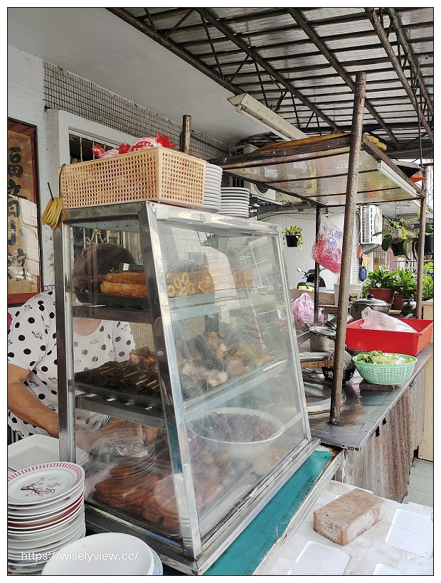 台北文山。福音小館藥膳牛肉麵｜景美萬隆在地私房美食，百元有找湯頭甘甜份量多，必嚐厚切豬耳朵～捷運萬隆站美食 x 景美美食 x 景美牛肉麵 x 台北牛肉麵
