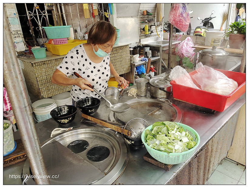 台北文山。福音小館藥膳牛肉麵｜景美萬隆在地私房美食，百元有找湯頭甘甜份量多，必嚐厚切豬耳朵～捷運萬隆站美食 x 景美美食 x 景美牛肉麵 x 台北牛肉麵