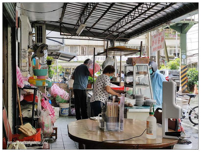 台北文山。福音小館藥膳牛肉麵｜景美萬隆在地私房美食，百元有找湯頭甘甜份量多，必嚐厚切豬耳朵～捷運萬隆站美食 x 景美美食 x 景美牛肉麵 x 台北牛肉麵