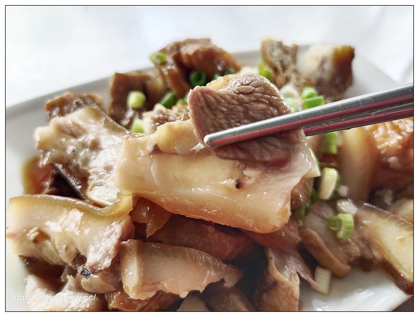 台北文山。福音小館藥膳牛肉麵｜景美萬隆在地私房美食，百元有找湯頭甘甜份量多，必嚐厚切豬耳朵～捷運萬隆站美食 x 景美美食 x 景美牛肉麵 x 台北牛肉麵