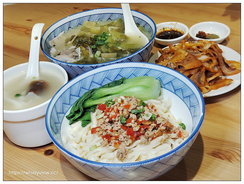 新北新店。林蜀墊川味麵堂︱巷弄內川味香辣麵食,藤椒紅油豬頭皮好吃~捷運七張站美食 x 新店美食 新北新店。林蜀墊川味麵堂︱巷弄內川味香辣麵食,藤椒紅油豬頭皮好吃~捷運七張站美食 x 新店美食